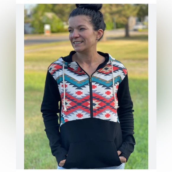 Ampersand Avenue Half Zip Sweatshirt Let’s Be Happy Large NWT - Picture 2 of 7